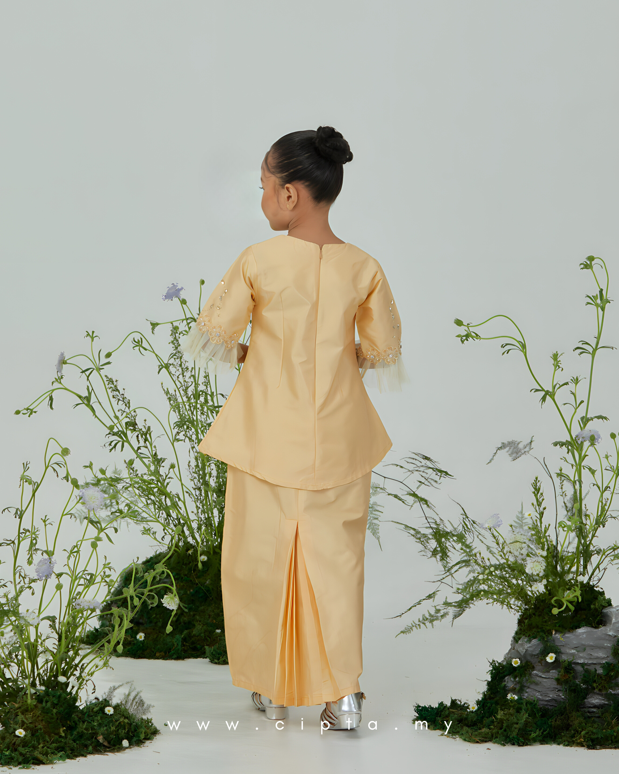 Kurung Seroja