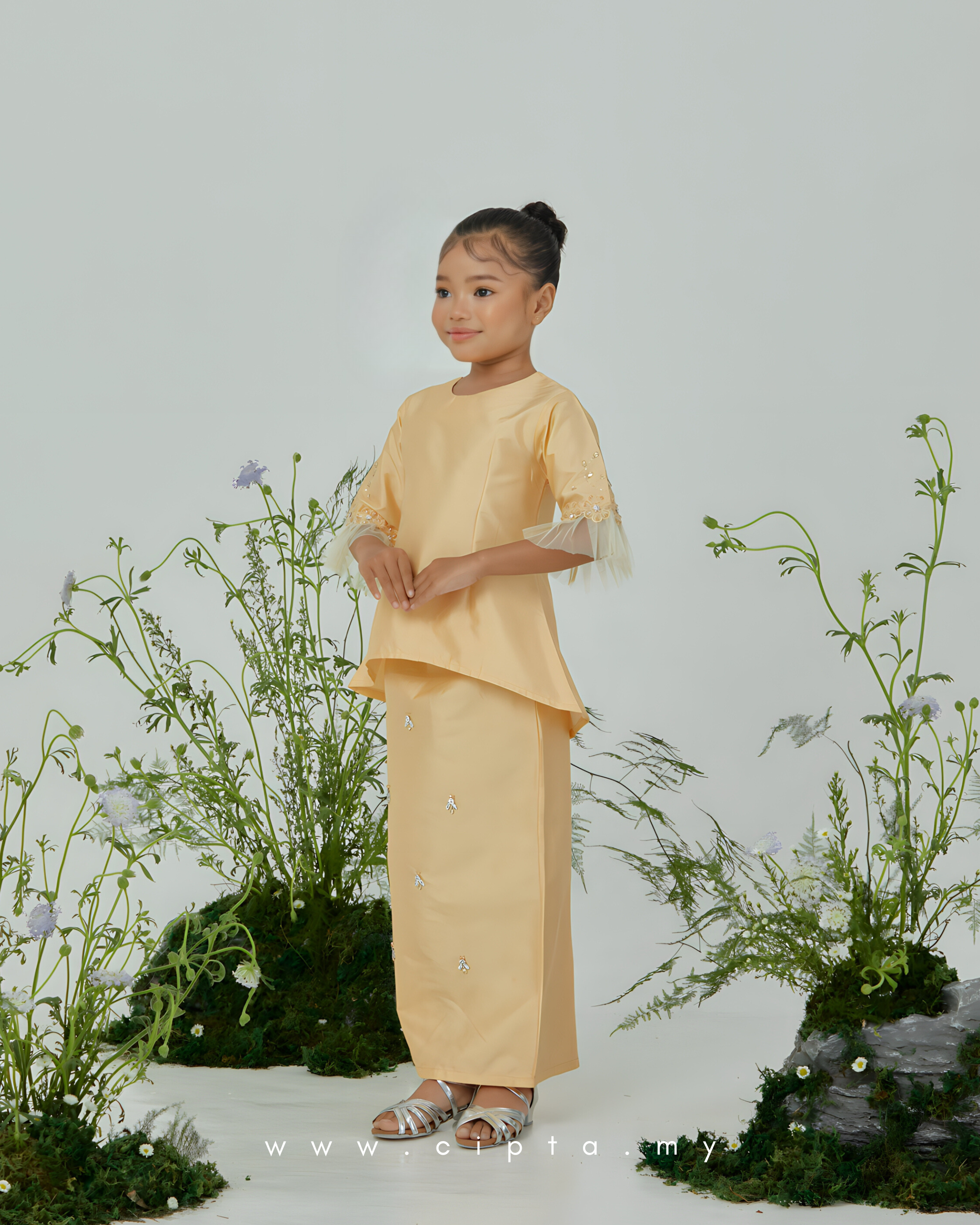 Kurung Seroja