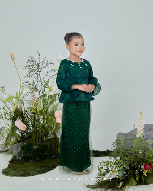 Calla Kurung
