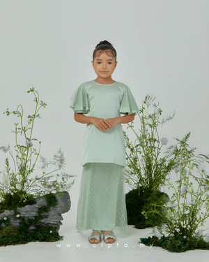 Camelia Kurung