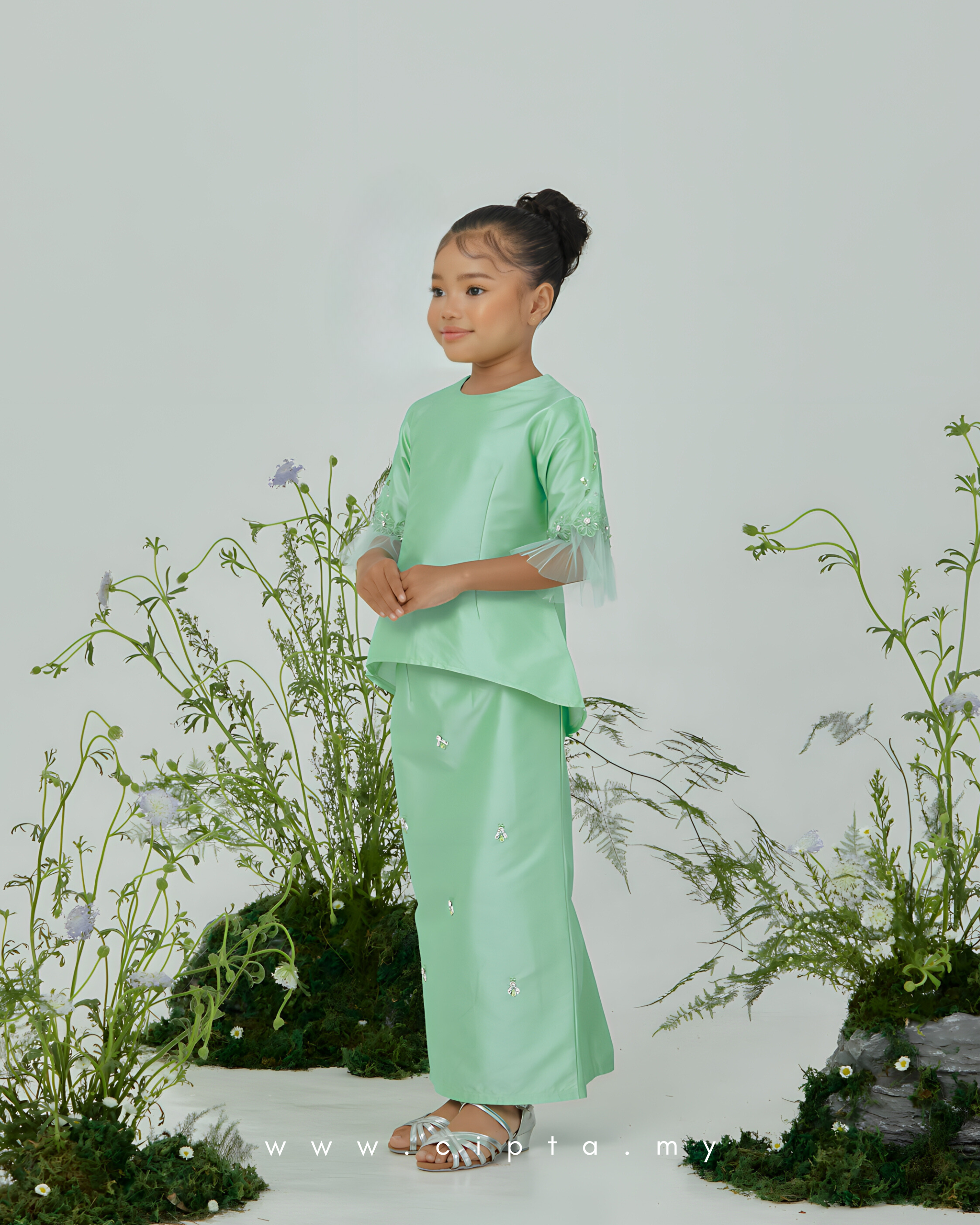 Kurung Seroja