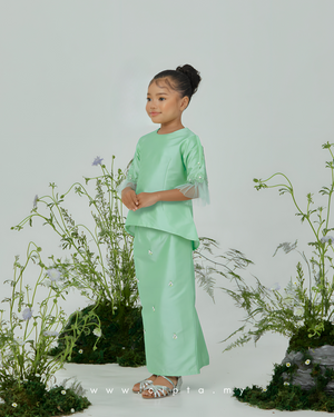 Kurung Seroja
